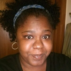 Meet your Posher, Valerie